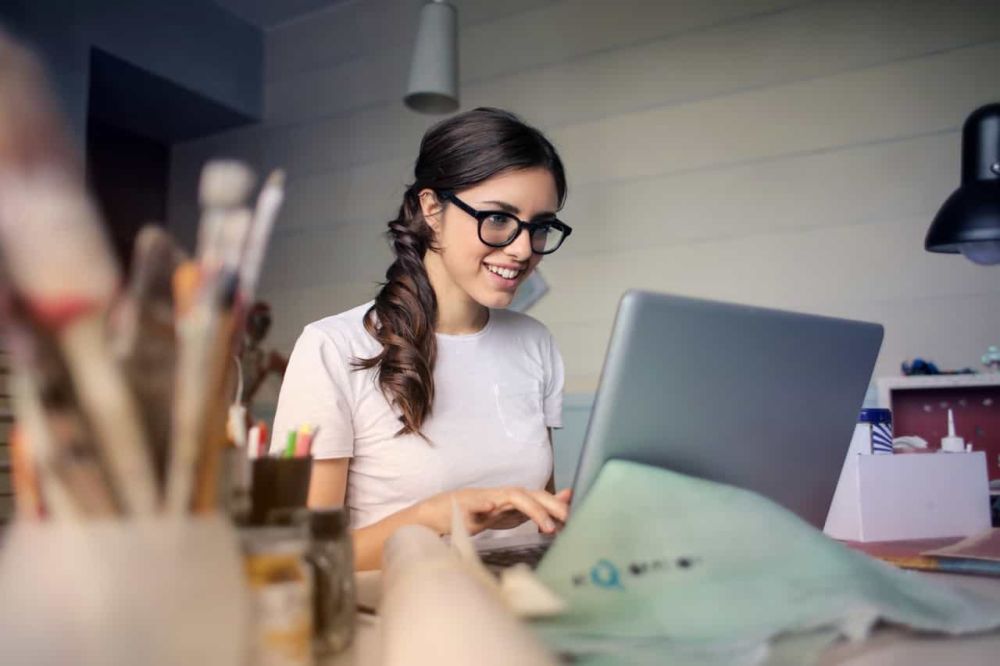 What it's Like to Teach English Online: An Online Teacher Reveals Her Secrets! | ITTT | TEFL Blog