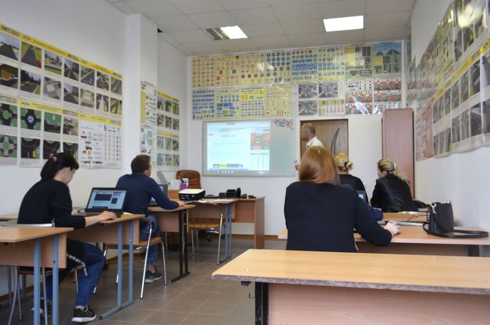 How Teaching Privately Differs from Teaching a Whole Class? | ITTT | TEFL Blog
