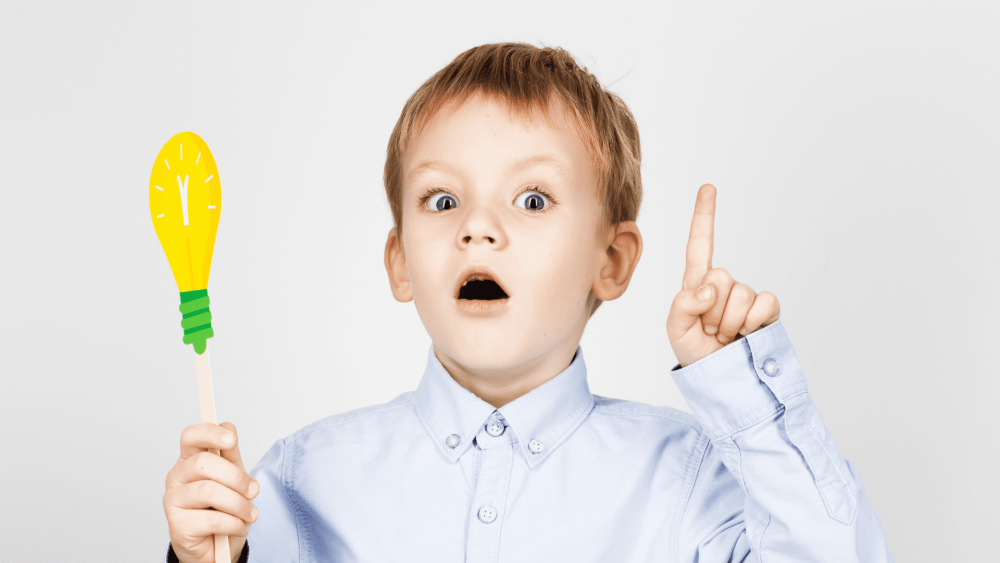 5 Amazing Props Worth Investing In For Teaching English Online | ITTT | TEFL Blog