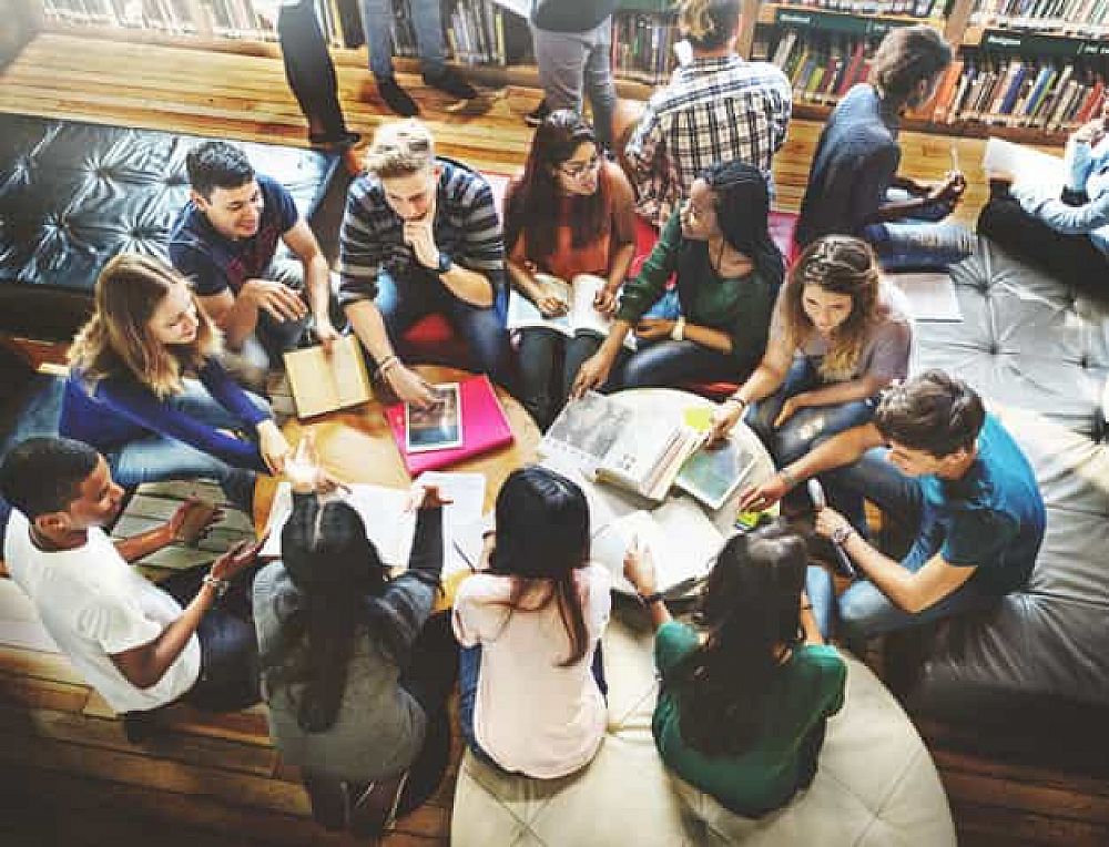 3 Tips on Managing a Large Class | ITTT | TEFL Blog