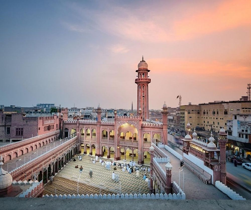 What It's Like Teaching English in Karachi, Pakistan | ITTT | TEFL Blog