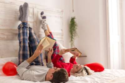 two people reading