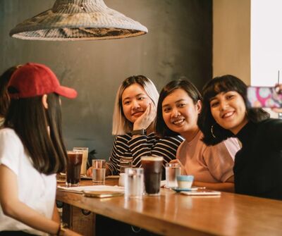 girls having a language exchange